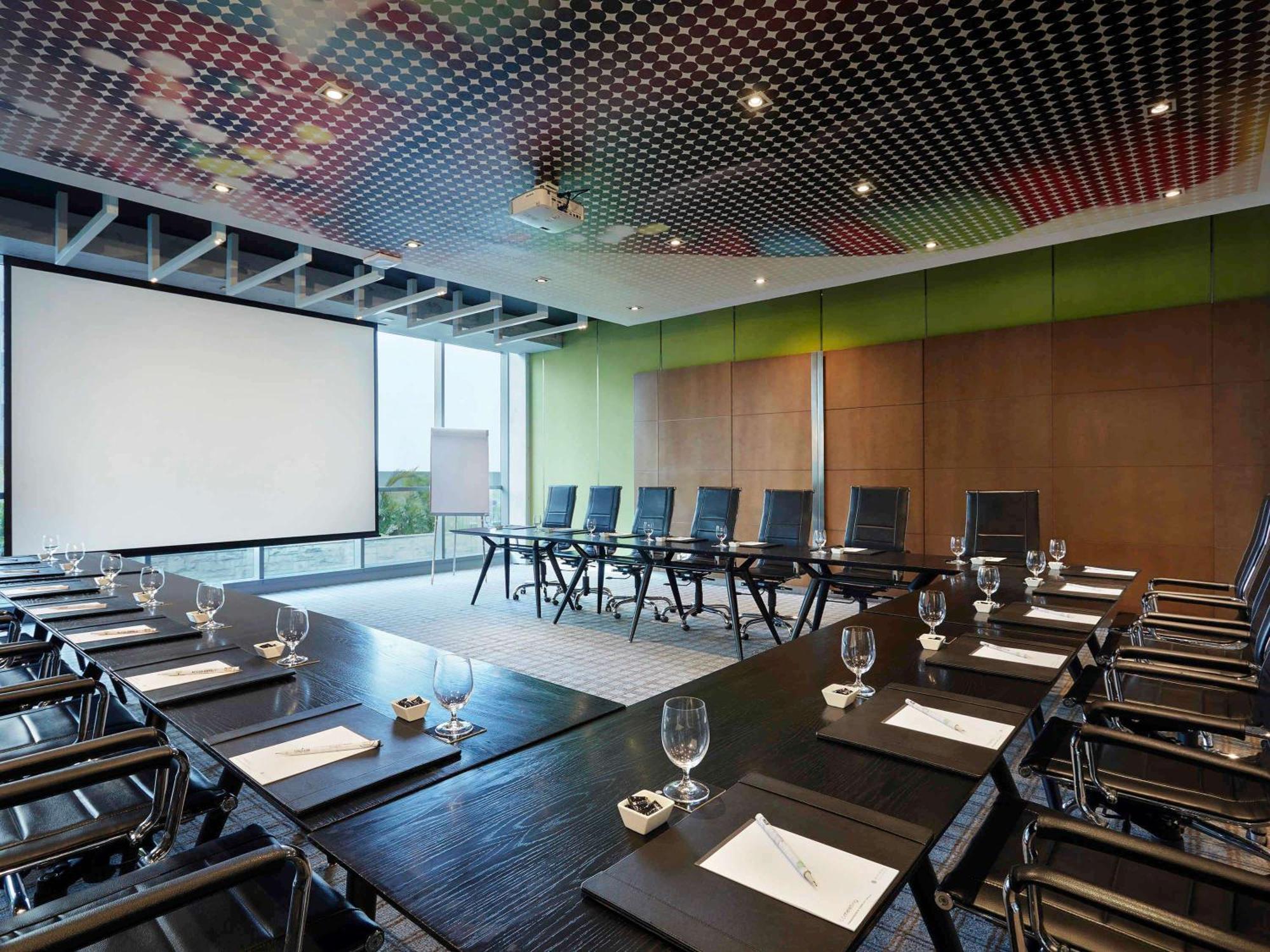 Pullman Jakarta Central Park Dış mekan fotoğraf Meeting room