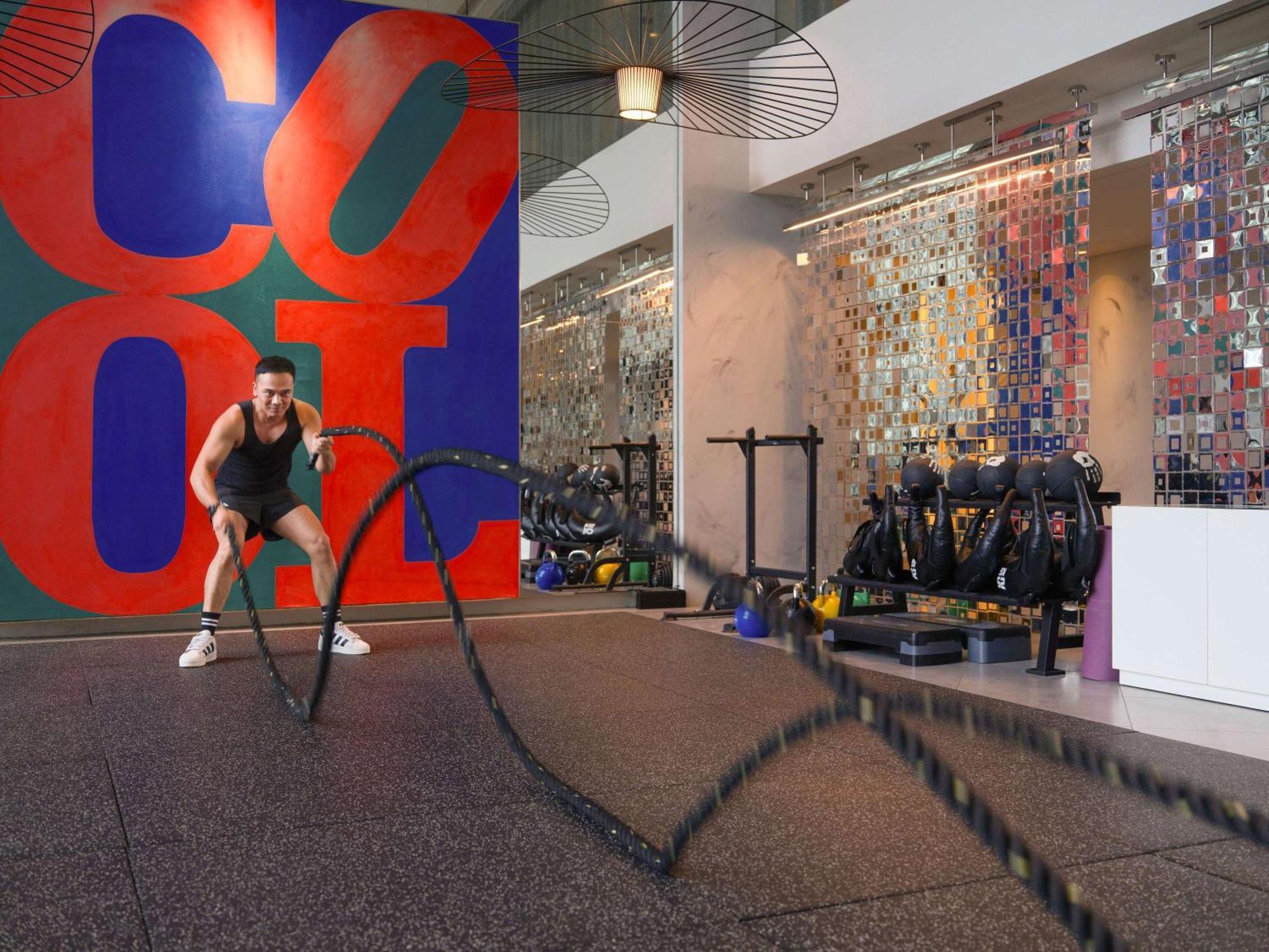 Pullman Jakarta Central Park Dış mekan fotoğraf The gym at the Standard East Village